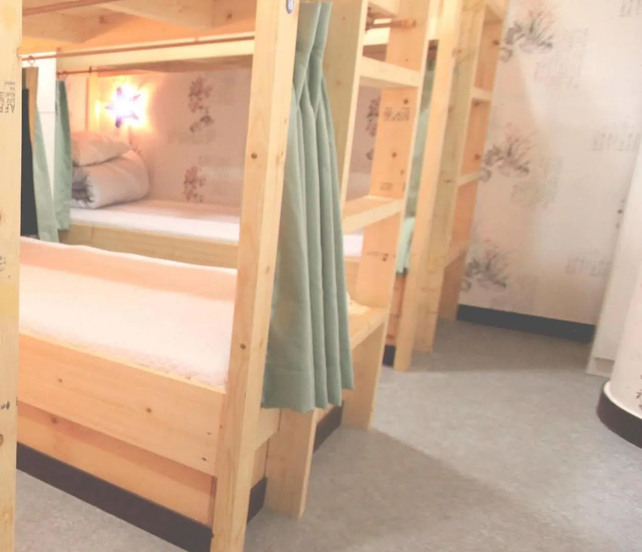 Hi Busan Guest House Hostel 2*,