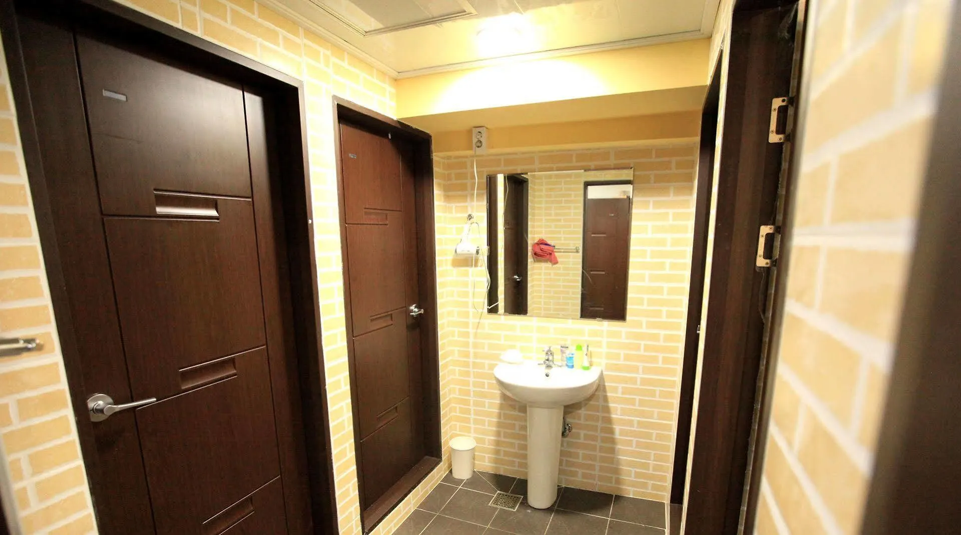 Hi Busan Guest House Hostel Hotel