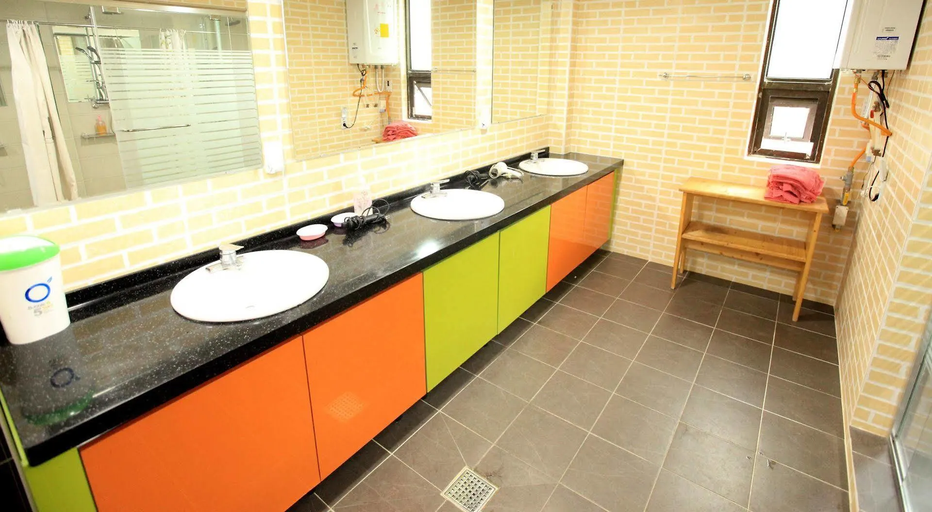 Hi Busan Guest House Hostel 2*,  South Korea