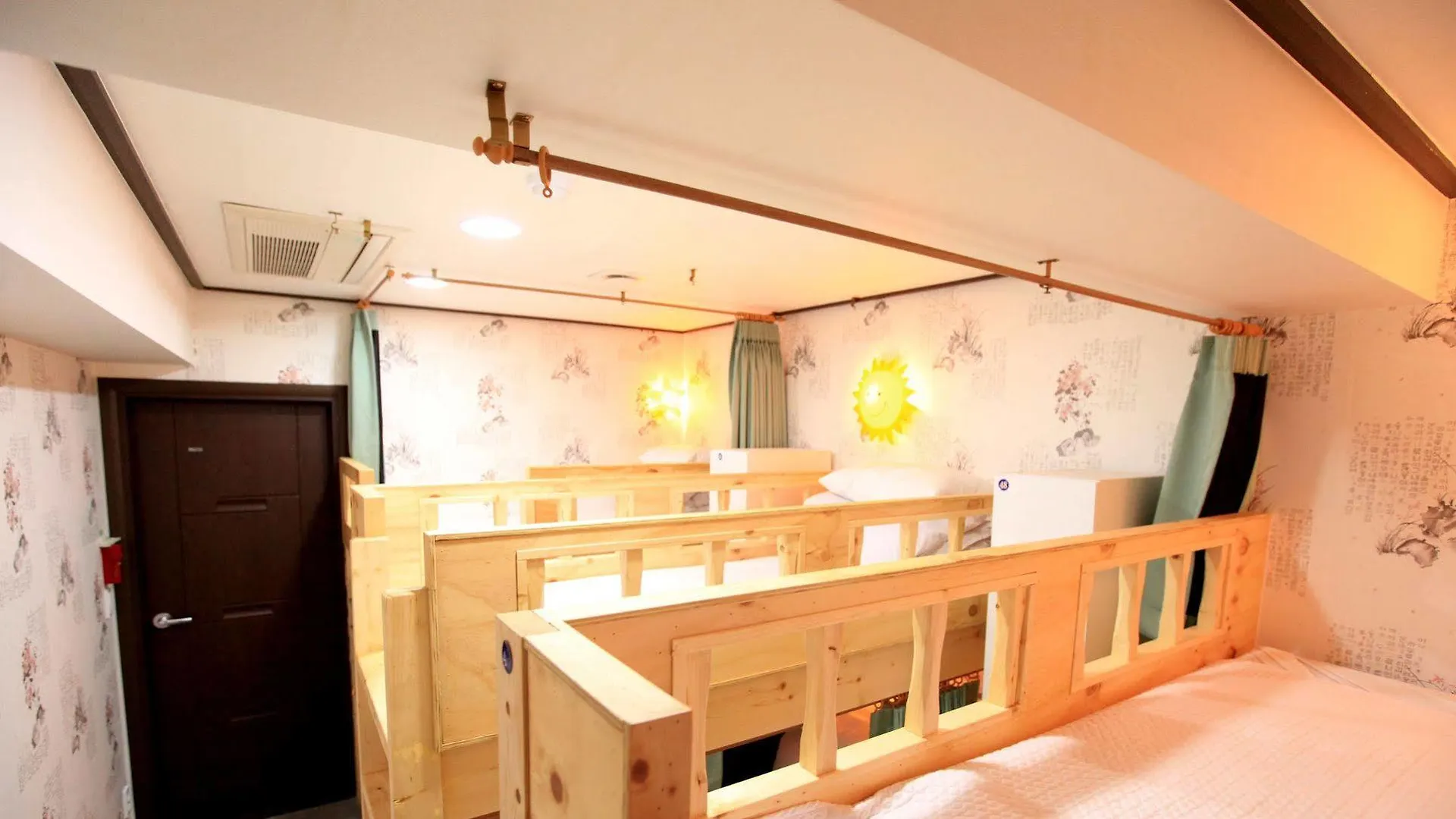 Hi Busan Guest House Hostel Hotel